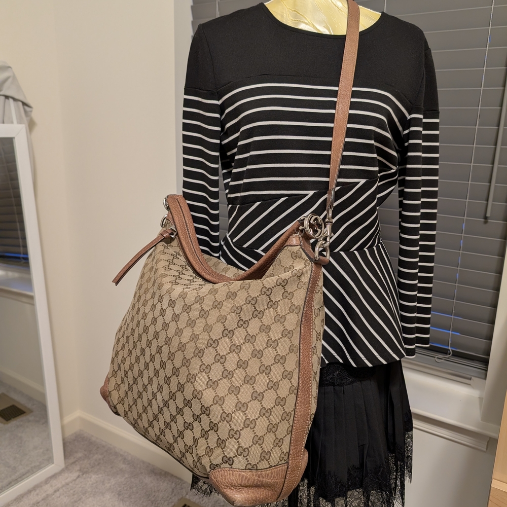Gucci Brown and Cream Monogram Shoulder Bag - Picture 2 of 16